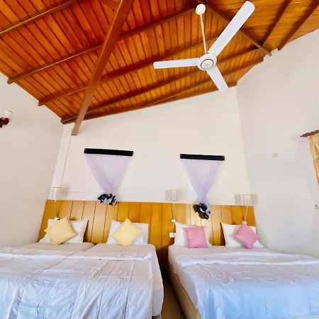 Hikka Paradise Guest House Hikkaduwa Esterno foto