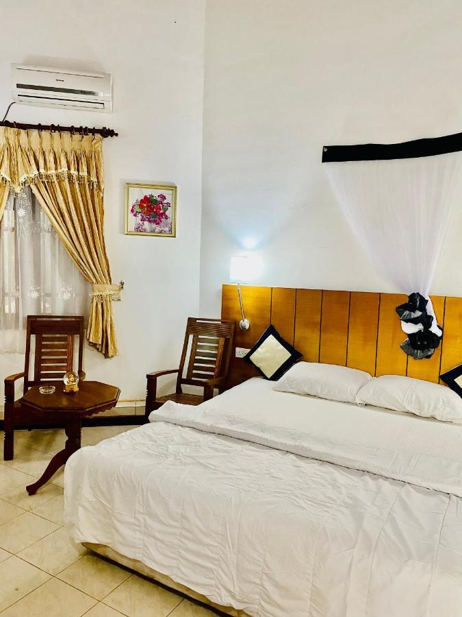 Hikka Paradise Guest House Hikkaduwa Esterno foto