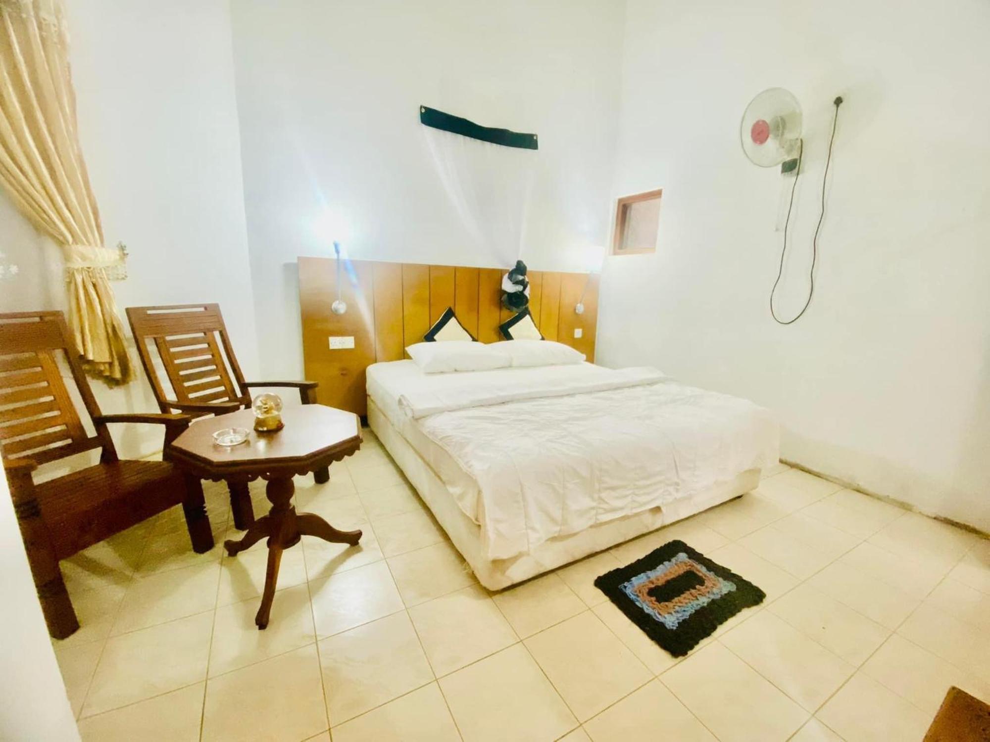 Hikka Paradise Guest House Hikkaduwa Esterno foto